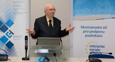 Celý život dělám práci, která mě nesmírně naplňuje, říká profesor Zdeněk Souček
