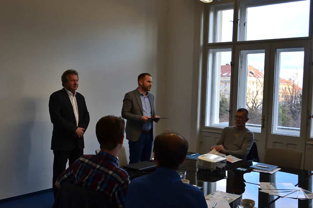 4 2 | O sile myšlienky s najinteligentnejším Čechom a úspešným absolventom Business Institutu, Karlem Kostkou