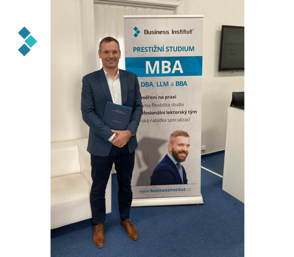 11 2 | Noví absolventi a držitelia titulov MBA a LLM