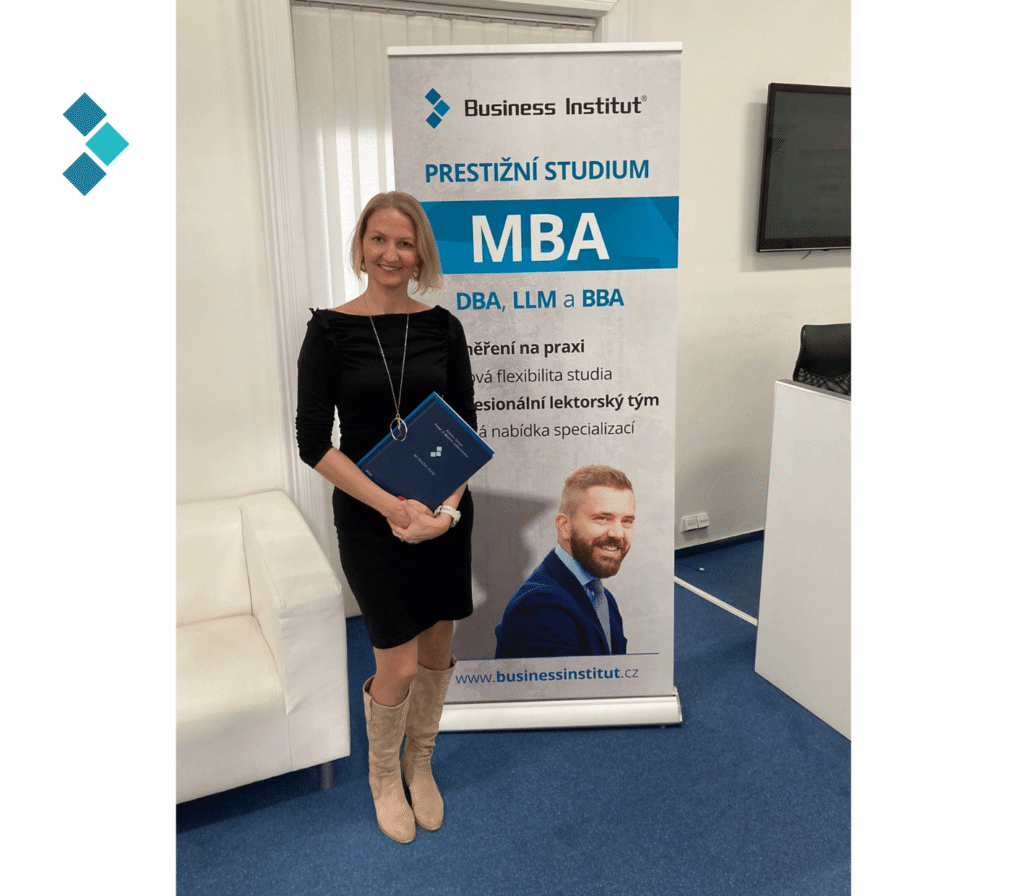 9 2 | Noví absolventi a držitelia titulov MBA a LLM